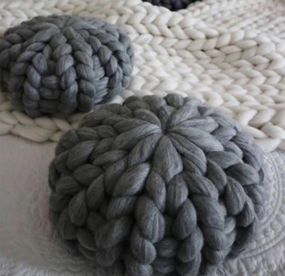 Handmade Knitted Cushion – The touch of warmth and style that mom deserves